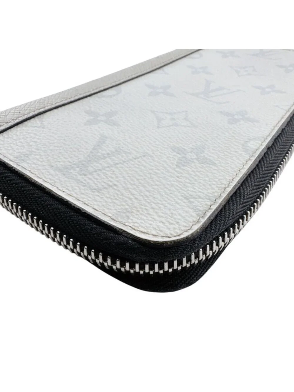 Louis Vuitton Zippy Wallet Vertical Taigarama